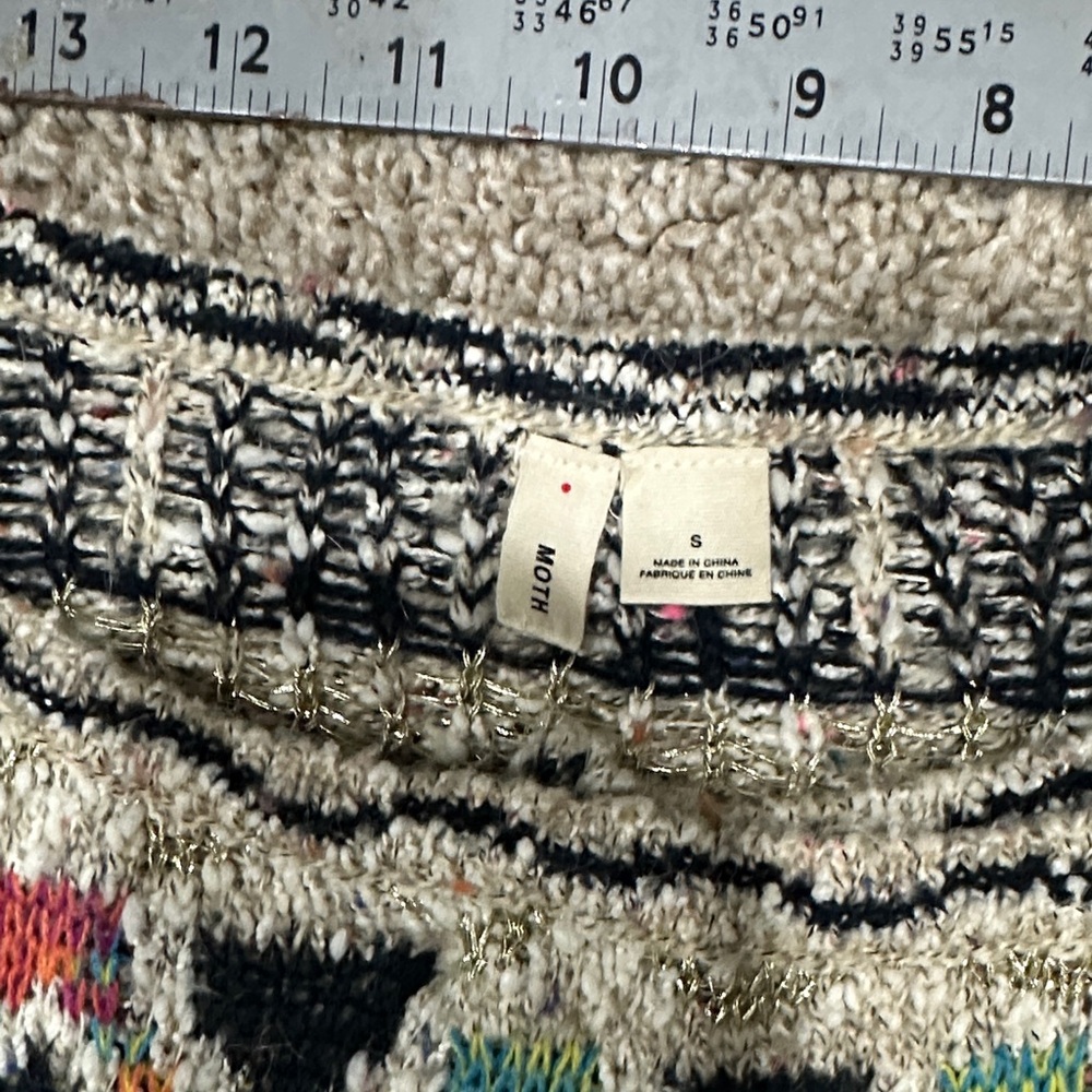 Moth Geometric Pattern Sweater - Picture 2 of 4